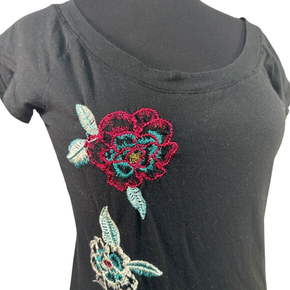 Olivia Moon Size Medium Embroidered Floral Black T-Shirt    Made In USA - Picture 3 of 8